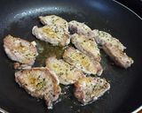 豚ヒレ肉とエリンギのワイン炒め煮作り方2写真