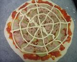 ツナとポテトとマヨネーズの熱々ピザ♪作り方3写真