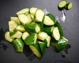 簡単！きゅうりとイカの塩辛の和え物作り方1写真