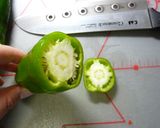ピーマンをデコピン！種を上手にとる方法作り方2写真