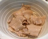 肉入り☆三つ葉のピリ辛ごまポン和え作り方3写真