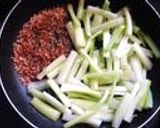 セロリが美味しくなる♪桜海老香る卵炒め作り方3写真