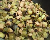 お弁当に♪魚肉ソーセージと茄子のコロコロ作り方2写真
