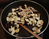 簡単♪ナスときのこの鶏味噌炒め❤作り方2写真