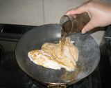 鶏肉と戻し汁(干しシイタケ)の炒め煮作り方3写真