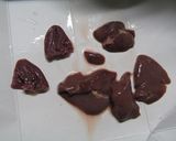 鶏レバーと鶏のハート　ニンニクとトマト炒作り方3写真