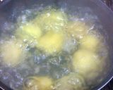 じゃがいも餅の春菊ジェノベーゼソースがけ作り方1写真