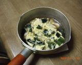 鶏皮とわかめの卵とじスープ作り方3写真