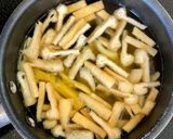 余った葉付セロリと油揚げで簡単♪コンソメスープ！作り方4写真