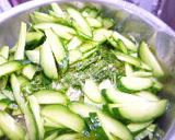 浅漬けの素で　夏の簡単サラダ作り方1写真