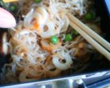 ラー油でピリリッ☆白滝とちくわの炒め物作り方3写真