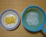 鶏ハムと春雨と貝割れ大根のさっぱりサラダ作り方2写真