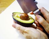 きれいなアボカドの剥き方作り方3写真