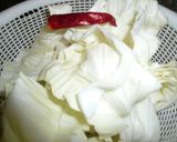 キャベツの簡単ペペロンチーノ作り方1写真