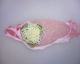 チーズとバジルの肉春巻き作り方1写真