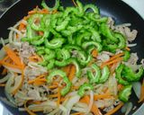 簡単おいし～♪豚肉とゴーヤーの炒めもの作り方4写真