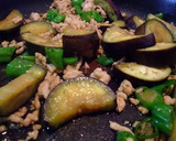 【夏野菜で簡単】茄子としし唐の肉炒め作り方4写真