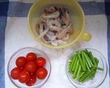 イカとにんにくの芽の炒め物作り方1写真