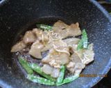 豚薄切り肉とキヌサヤ豆のマヨ炒め♪作り方2写真