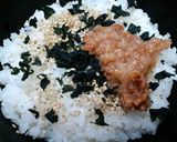 梅とわかめの混ぜ込みおにぎり作り方1写真