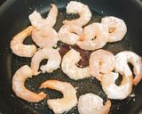 アボカドと海老のマヨ醤油炒め作り方5写真