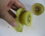 簡単！キウイの皮をムキムキ作り方3写真
