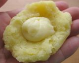 ビールのお供に♥チーズinポテト餃子作り方2写真