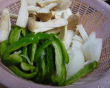 冷蔵庫整理から生まれた　塩焼きそば作り方1写真