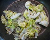 ちょ～簡単♪レタス丸ごとぺろりん炒め♪作り方4写真