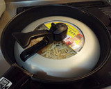 家計にやさしい♪ひき肉ともやしだけ炒め作り方3写真