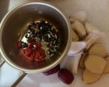 鶏の滋養/薬膳スープ　　鶏肉骨茶作り方3写真