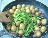 皮付き小芋のそぼろ煮作り方4写真
