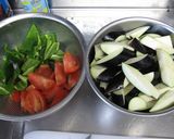 茄子トマト牛こまのオイスターソース炒め作り方1写真