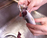 必見！！【割り箸】で魚の内臓を取る方法♥作り方14写真