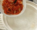 残ったキムチが大活躍✨キムチチゲ風うどん作り方1写真