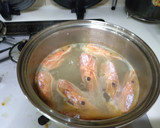 赤エビの頭で出汁を取った味噌汁作り方3写真