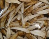 ゴボウと鶏モモ肉の赤ワイントマト煮作り方1写真