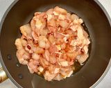 鶏もも肉ともやしのピリ辛炒め煮作り方3写真