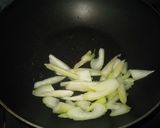 セロリとベーコンの醤油風味パスタ作り方1写真