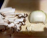 豚肉とエリンギのガリバタ醤油炒め作り方1写真