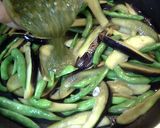 バジルペーストで茄子とミョウガの味噌炒め作り方5写真
