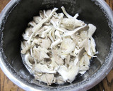 秋♪きのこの旨味あじわう、ひらたけ御飯♪作り方3写真