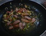 ウィンナーと黒オリーブのペペロンチーノ作り方3写真