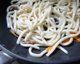 スルメのおかげ。旨味たっぷり焼きうどん作り方4写真