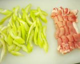 簡単！豚肉とセロリのスイチリ炒め作り方1写真