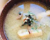 ダイコンと刻み揚げのサッと味噌汁作り方3写真