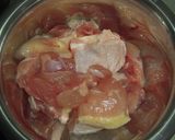 鶏もも肉と茄子オクラ炒め作り方1写真