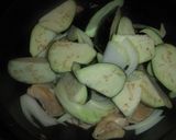 鶏もも肉と茄子オクラ炒め作り方7写真