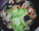 えびとキャベツのアンチョビパスタ作り方5写真