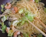 えびとキャベツのアンチョビパスタ作り方6写真